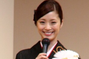 「アイムホーム」上戸彩の「巨乳」に話題沸騰　キムタクもドラマストーリーもそっちのけ！？