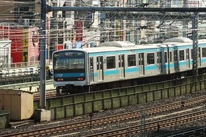  「お客様の中に警察官はいらっしゃいますか？」　事件発生の電車内で響いた珍しいアナウンス