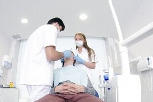 日本の歯科技工士は存亡の危機　国会内で「保険でよい歯科医療を」集会