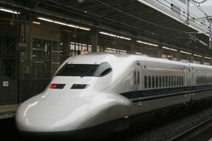新幹線内で焼身自殺？　男女2人死亡　「死ぬかとおもった」乗客がツイッターで緊迫する現場実況