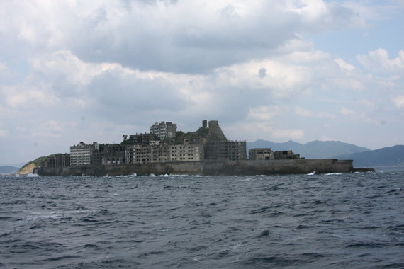 「軍艦島」としても知られる端島（はしま）炭鉱（長崎市）も世界文化遺産に登録された