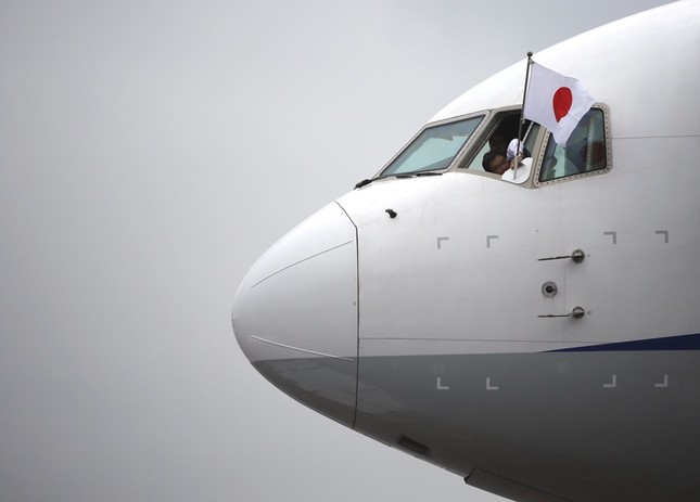 天皇皇后両陛下のパラオご訪問では全日空（ANA）のボーイング767-300ER型機が使用された（写真：ロイター/アフロ）
