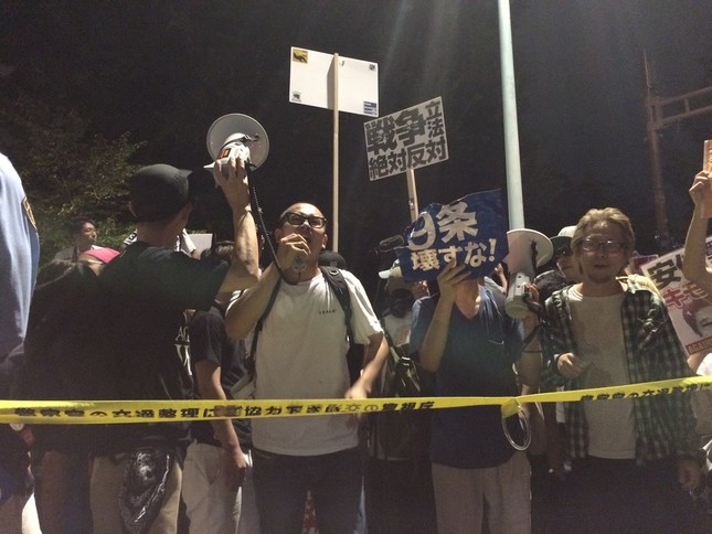 「安倍はやめろ！」「国民なめんな！」コール