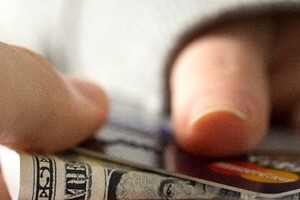 地銀経営改革、金融庁が本腰　規制緩和と再編・統合、さらに推進へ