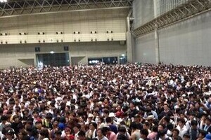 炎天下で6時間並んでも入れない「地獄」　超人気ゲーム「モンスト」イベントに不満爆発