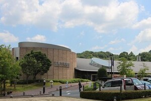 10年以上前のExcel本や「公認会計士受験本」・・・　武雄市図書館はTSUTAYAの「在庫処分」なのか