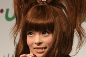 きゃりー、ネットで広まる「フリーメイソン」会員説を否定　PVに現れる模様などからうわさが出る