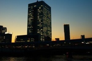 日経ビジネスが東芝社員に異例の呼びかけ　内部ガタガタ、東芝新たな「内部告発」に慄く