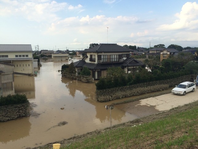 鬼怒川水害でマスコミの報道ヘリが物議をかもした