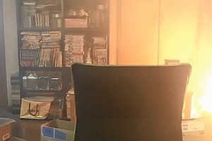 動画配信中、マッチの不始末で「火事」　再生数300万回、「これはマジなのか？」