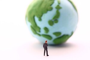 ファーストリテイリング最高益の原動力は「海外ユニクロ」 「売上げ5兆円」目指す柳井氏に立ちはだかる壁