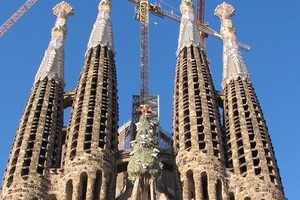 横浜駅は「サグラダ・ファミリア」を超える「未完の駅」になるのか　「本家」は2026年に完成、先を越される