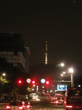 韓国経済、中国と「一心同体」でデフレ懸念から抜け出せるのか？（画像はソウル市内）