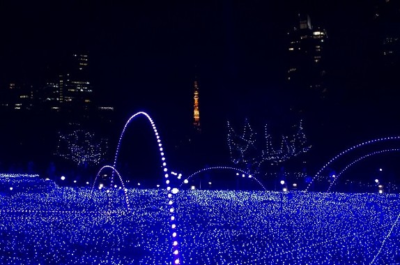 ブルーのイルミネーションの中で、ロマンチックにダイエット！？