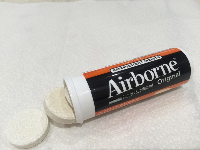 「エアボーン」錠剤タイプは水に溶かして飲む