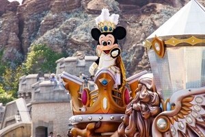 ディズニーデートで男子が女子とケンカする「理由」 「いっそ男だけ」という気楽な楽しみ方が増えている？