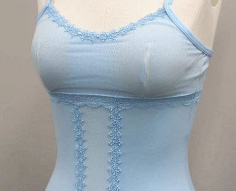 着る化粧品「ラフィン」の試作品