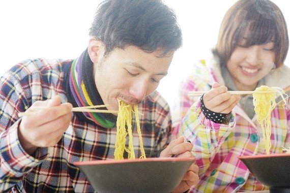 楽しいからつい大食いしてしまう気持ちはわかるが……（写真はイメージ）