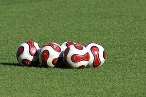 NEWS手越「FNS歌謡祭」選択でサッカーファン激怒　ジャニーズファン猛反撃でネット大炎上