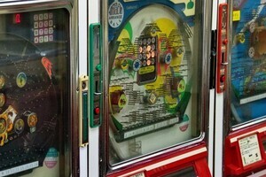 パチンコ台に「クギ曲げ」不正が横行　警察庁が悪質行為だとして、店舗に撤去を求める