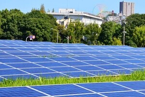 「太陽光」偏重にメスを入れる経産省の思惑　「入札制」で再生エネルギーの普及は進むのか