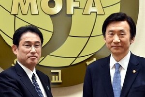 「慰安婦」問題、「少女像移設」で日韓は「合意」したのか　外相同士のすれ違う「解釈」