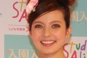 ベッキー、ゲス川谷とのLINE「再流出」の衝撃度　会見発言ぶち壊しで「芸能人生終了」？