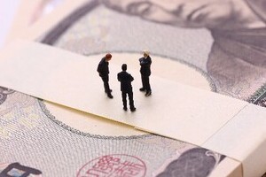日銀マイナス金利は「妙薬」か、「劇薬」か　評価めぐって「社説」も分かれる
