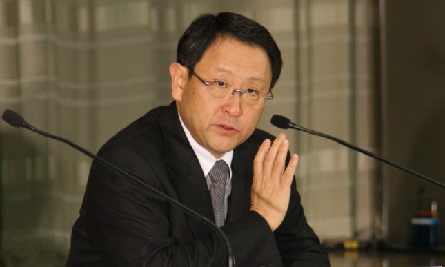 業績に下方圧力がかかるトヨタ（写真は豊田章男社長。2010年2月撮影）