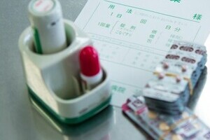 「病院門前薬局」が減っていく？ 「かかりつけ薬剤師」優遇が始まって起きること