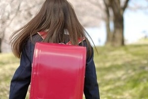 「ランドセル寄付より現金を」 施設関係者の「本音」に賛否