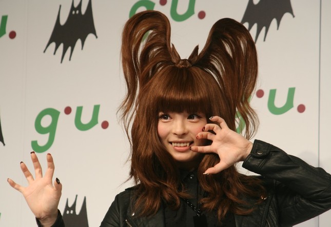 「ゲス極」川谷との集合写真をアップしただけで大騒動に。「きゃりーは悪くない！」という声も。（2012年9月撮影）