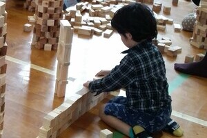 これでは「保育園落ちた」解消は無理？　「住民の反対運動」で開園中止