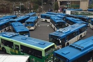 溝の口駅前ロータリーがバスで大変なことに...　異様な写真に「一体なんなんだ」と驚き広がる