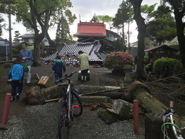 崩壊した菅原神社（森恭三さん提供） 
