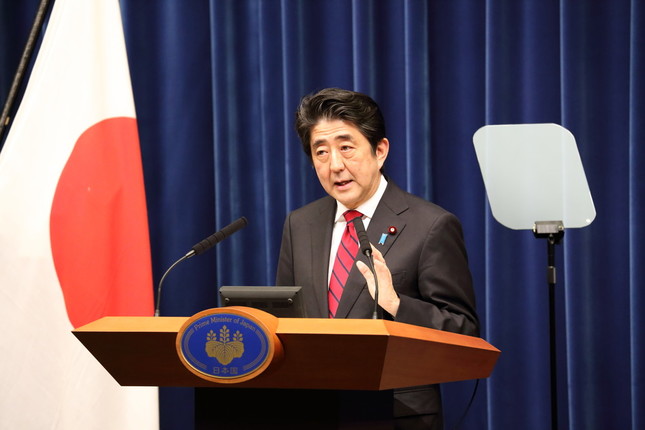 消費増税を延期するか否か、首相の決断はいかに（2014年6月撮影）