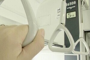東京メトロもぶったまげた　「電車のつり革を引きちぎった」63歳男を逮捕のニュース