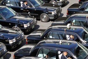 トヨタは「両刃の剣」を選んだのか　米「ウーバー」出資に動いた損得勘定？