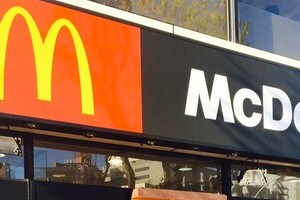 マック店員が客に「一緒に働きませんか」　都市伝説なのか、会社に聞くと...