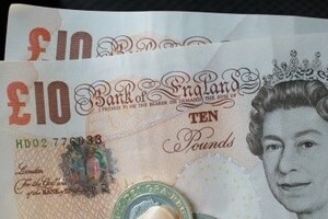 FX投資家を待ち受ける恐怖の週明け　業者から続々と「英ポンド暴落」の警告