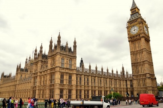 EU離脱か、残留か…　英国民はどちらを選ぶのか？