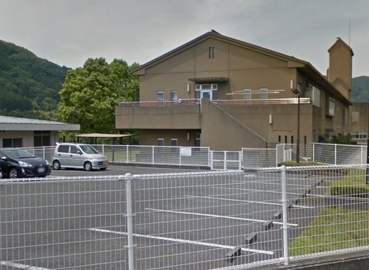 被害者の公表は、匿名か実名か（C）Google