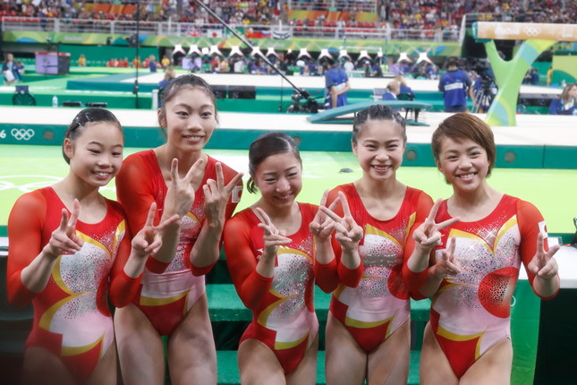 4位に入賞した日本体操女子団体（写真：田村翔/アフロスポーツ）