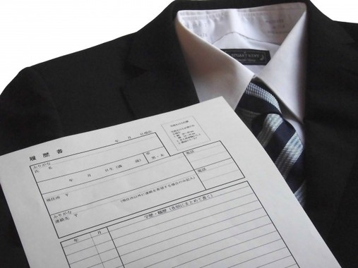 経団連は学生側の混乱を考慮し、10月にも正式に決定する