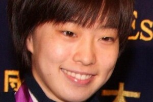 石川佳純「お口チャック」が可愛すぎる　「銅」決定戦の応援が大注目