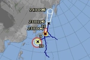 台風上陸で繰り返される「不要不急の外出」 「出社したらみんないた...」