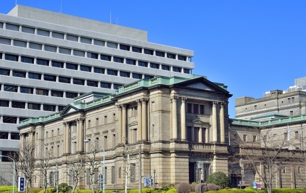 日銀と内閣府の試算に食い違いが…
