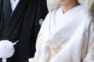 再婚で「白無垢」はアリか？　紀香＆愛之助「挙式」での違和感に専門家は...
