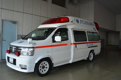 記者は迷った末に救急車を呼んだ（写真はイメージ）