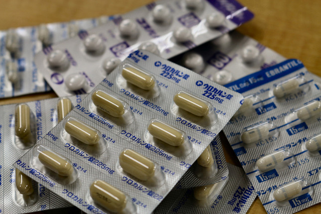 記者は3種類の飲み薬と、坐薬を処方された
